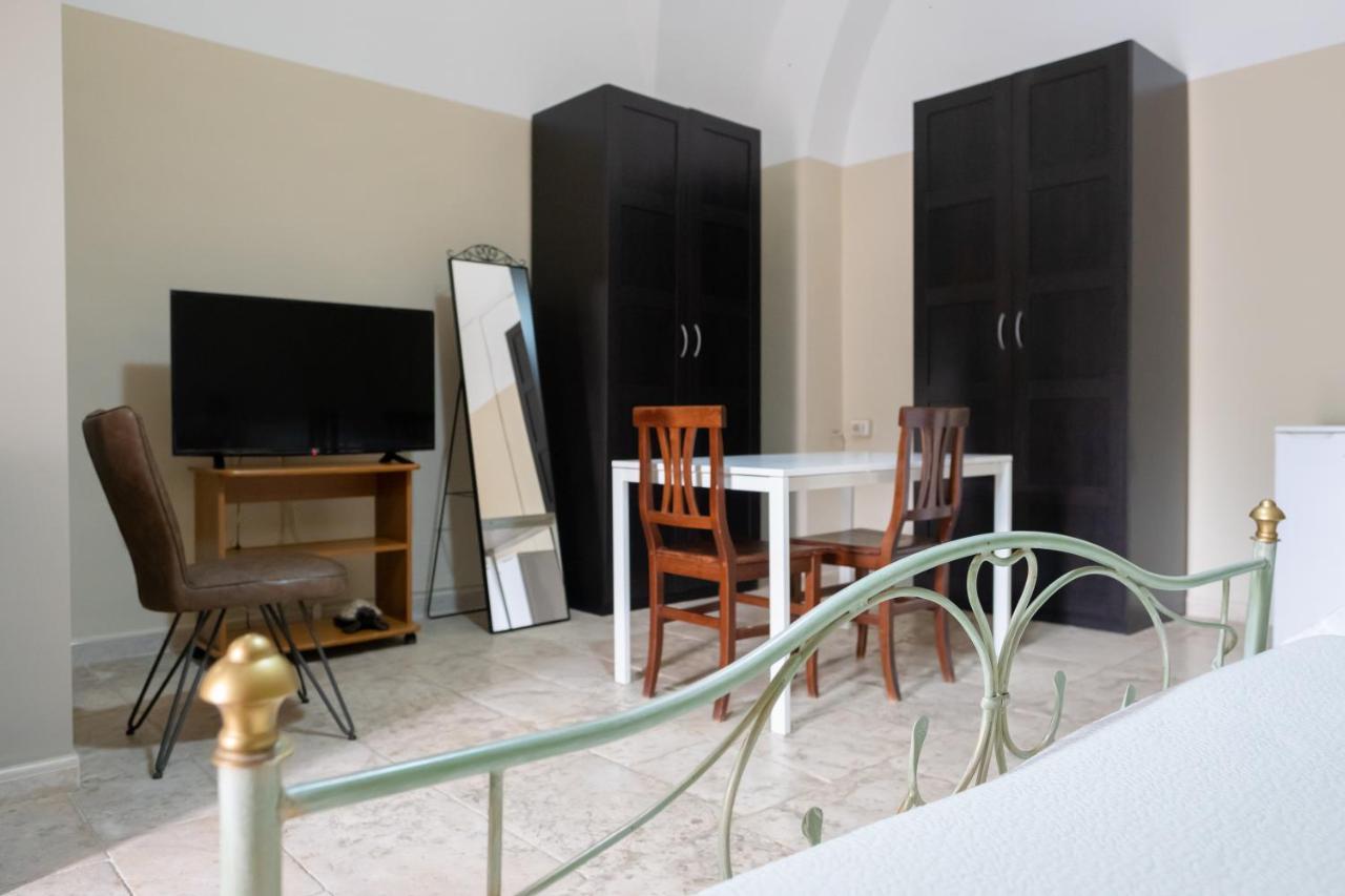 B&B Santi Medici Bitonto Bagian luar foto